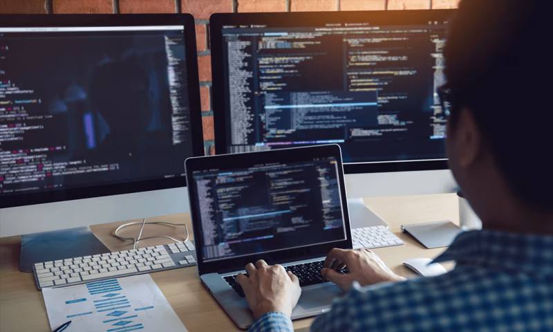数据科学选型:R与Python如何赋能宝丰县网站建设?